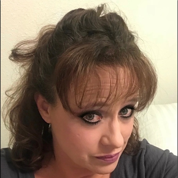 Meet your Posher, Stephanie - Picture 4 of 4